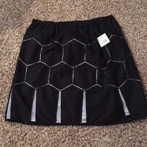 Madison Black and white skirt